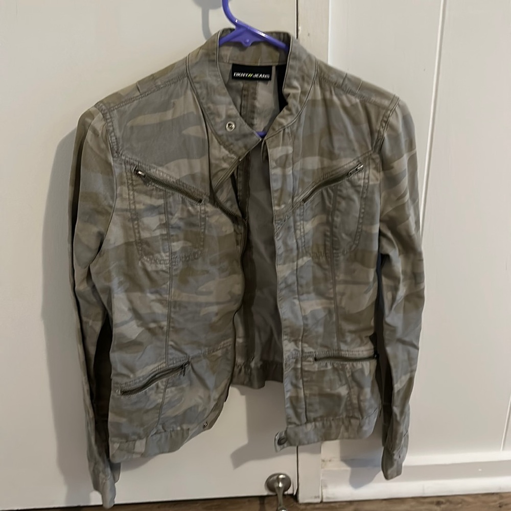 DKNY women’s cropped camo utility jacket